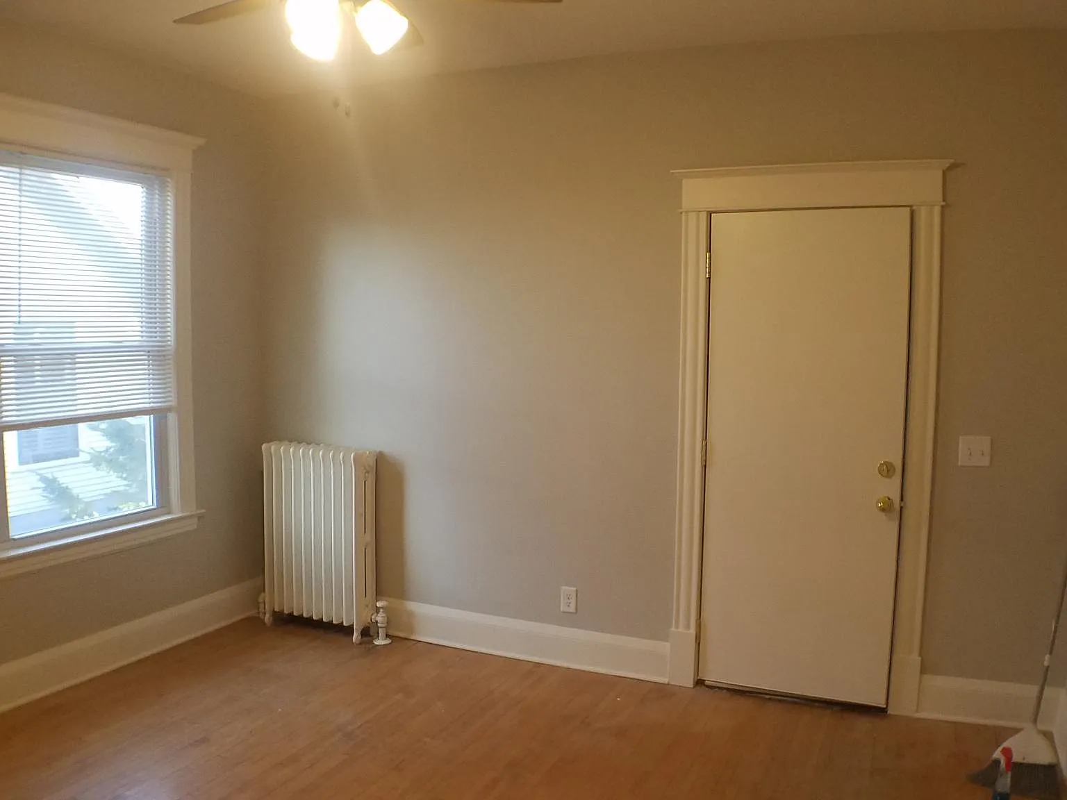 1 bed, 700 sqft, $1,300 — Photo 4