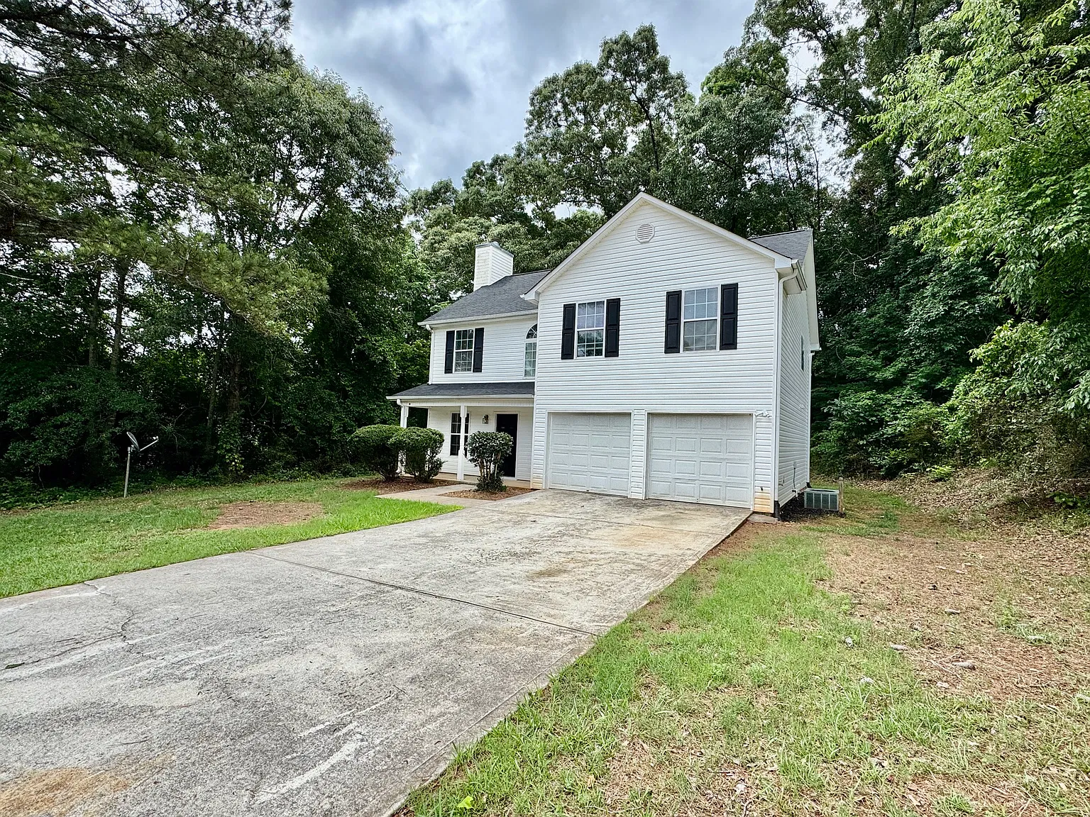 4 bed, 2.5 bath, 1742 sqft, $1,800 — Photo 2