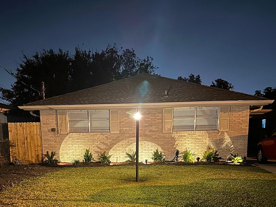 Beautiful evening landscape lighting and lamp post.