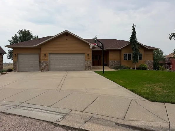 1121 Regency Ct, Rapid City, SD 57702