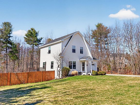 2nd image of 52 Harvest Hill Road