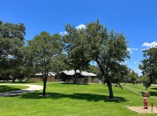 145 Bridgewater Dr, La Vernia, TX 78121