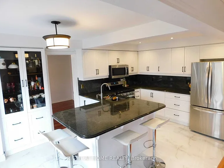 128 William Stephenson Dr — Photo 12