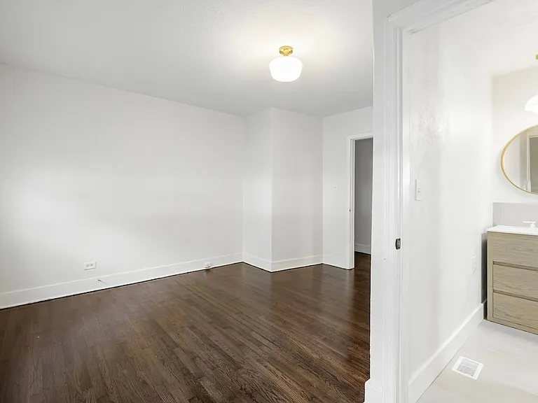 2679 Olympia Ave — Photo 19