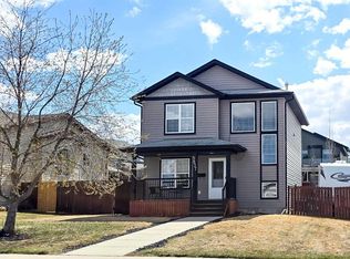 5837 N Park St, Blackfalds, AB T4M0G1