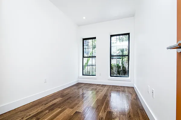 Rented by Nooklyn NYC LLC | media 28