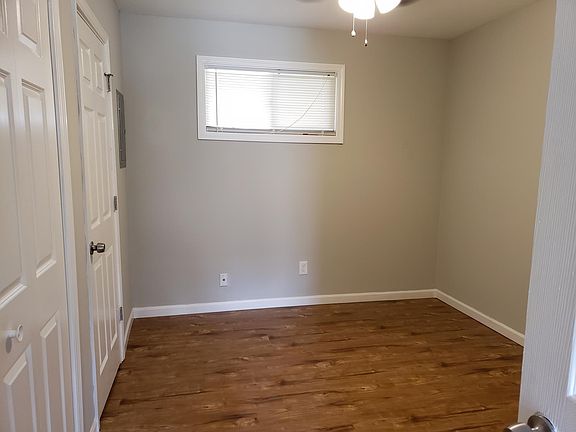 4th image of 404 Kelton Ave APT A