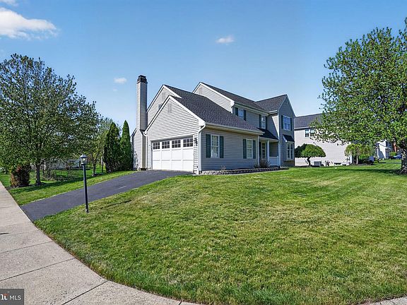 3rd image of 101 Bayberry Dr