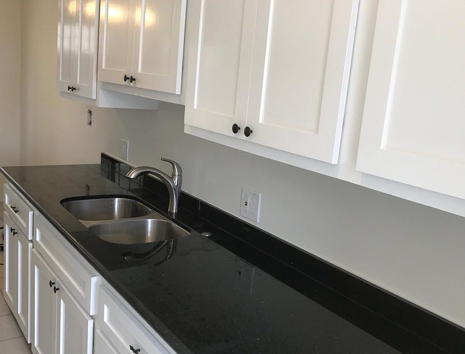 1st image of 1529 W 108th St #5