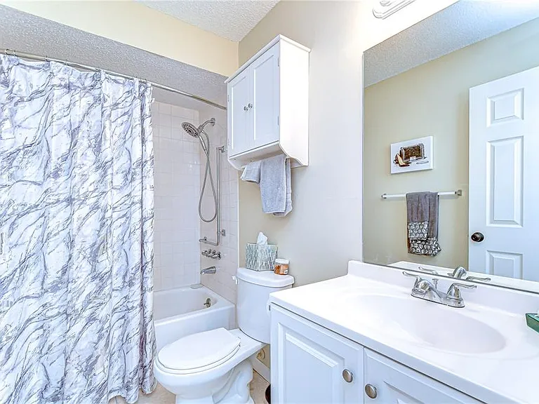 13870 Oakwood Ln — Photo 25