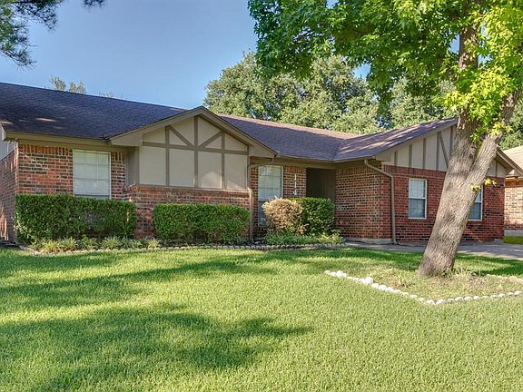3rd image of 114 Kalmia Ct