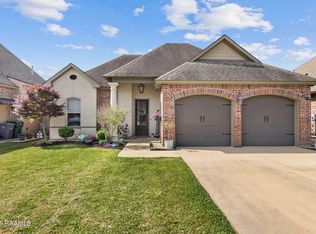 104 Hemlock Dr, Youngsville, LA 70592