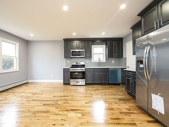 2nd image of 11918 229th St