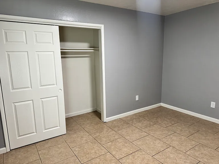 115 W Hill Dr #11 — Photo 19