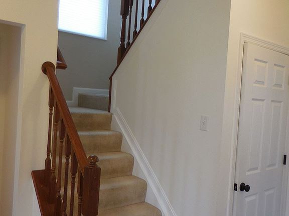 4th image of 4215 Bergamot Dr