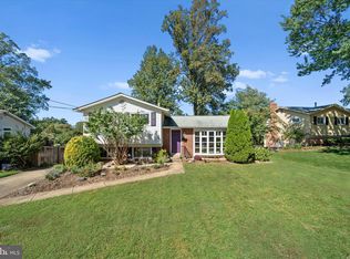 7456 Madeira Pl, Annandale, VA 22003