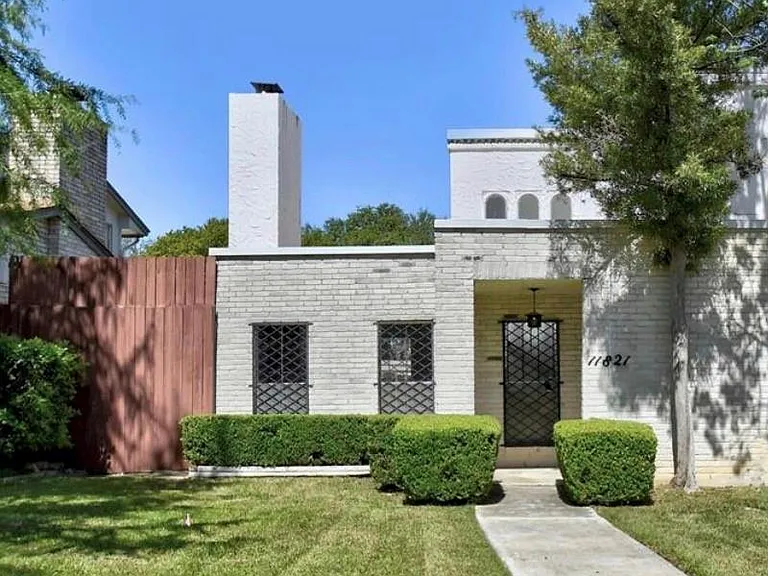 11821 Petal Dr — Photo 2