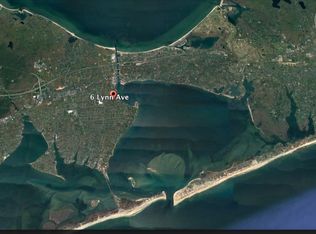 6 Lynn Ave, Hampton Bays, NY 11946