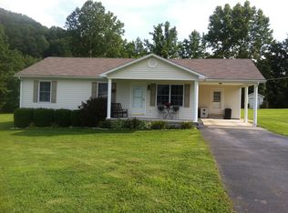 61 Clover Ln, Stanton, KY 40380