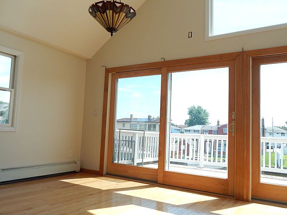 5th image of 32 Jackson Pl