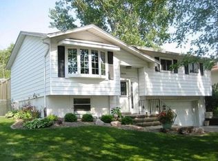 3609 29th St, Bettendorf, IA 52722