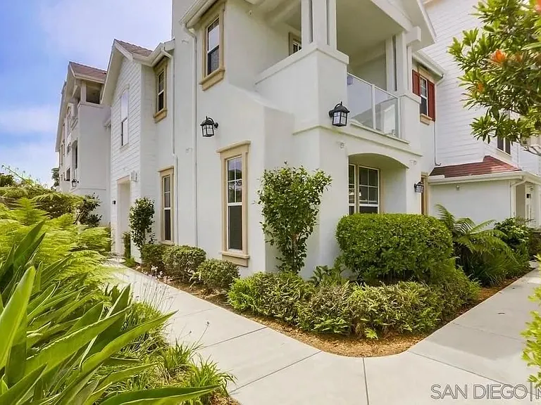 760 Harbor Cliff Way #118 — Photo 18