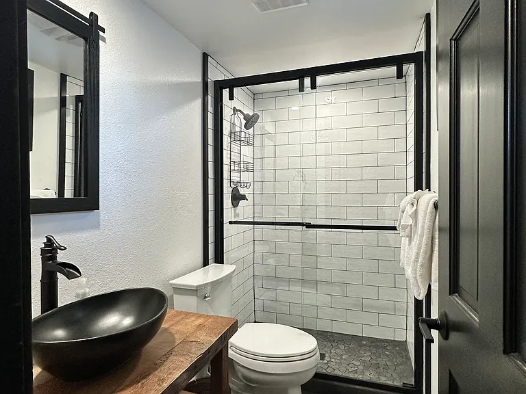 3005 Meridian Blvd #2 — Photo 16
