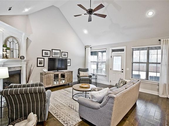2nd image of 1091 Quail Hollow Dr