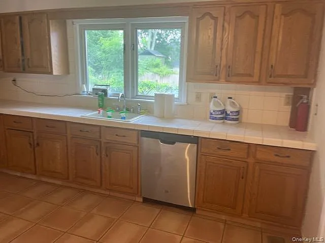 508 Secatogue Ave — Photo 2