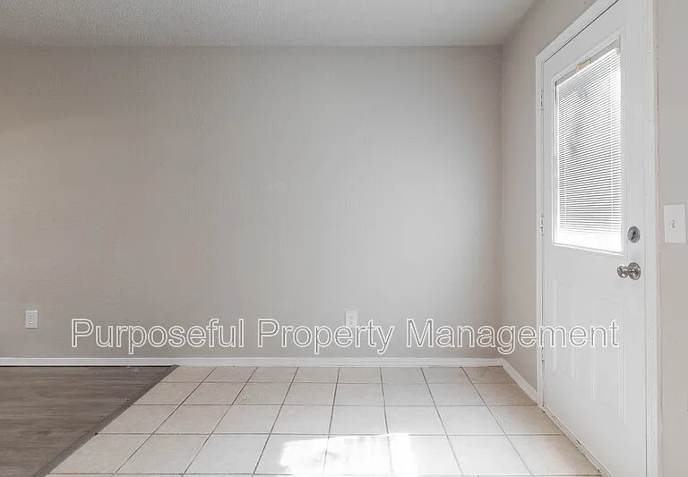 313 Belmont Dr — Photo 7