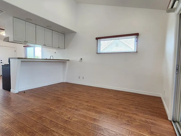 17118 Oak View Dr — Photo 11
