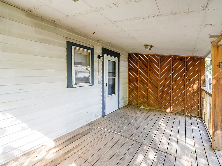 1808 E Oak St — Photo 16
