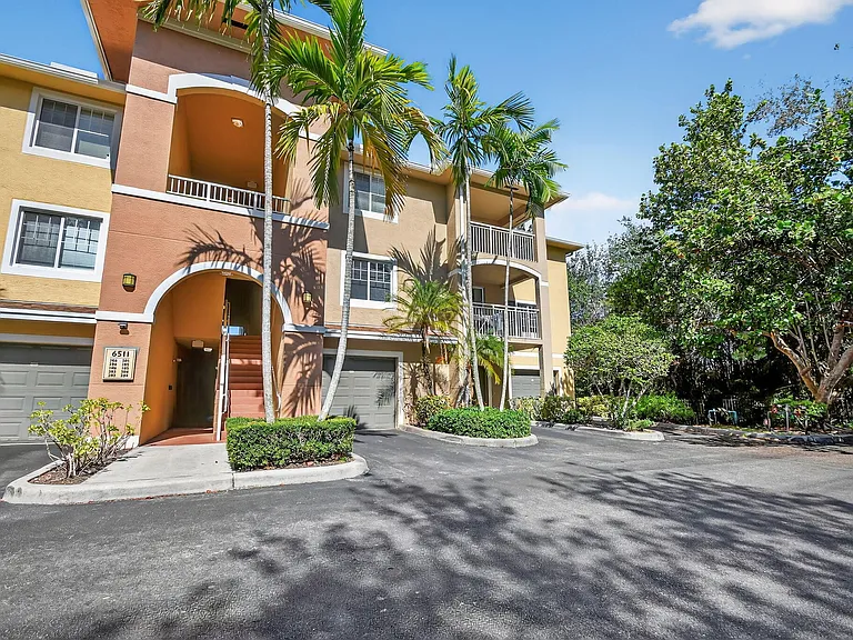6511 Emerald Dunes Dr #304 — Photo 5