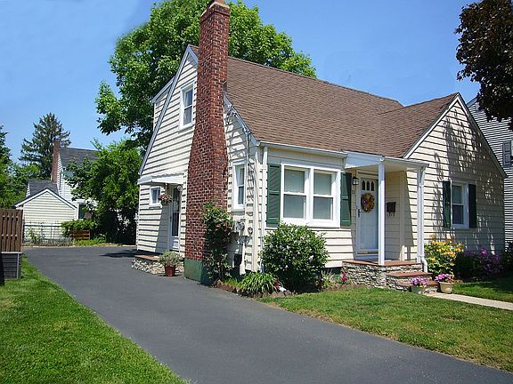 2nd image of 11 Bassett Pl