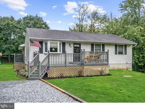 31 E Canal St, Alloway, NJ 08001