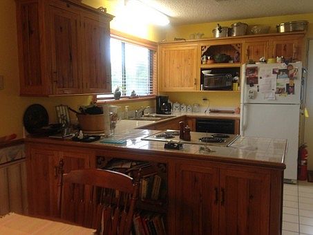 3rd image of 302 Lakeshore Dr