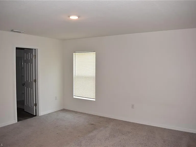 4795 Lacoco St — Photo 9