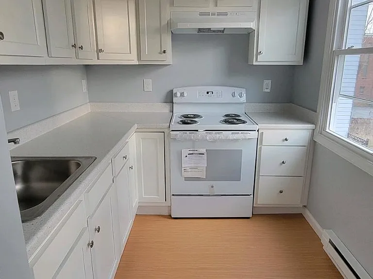 506 Clinton Ave #A — Photo 4