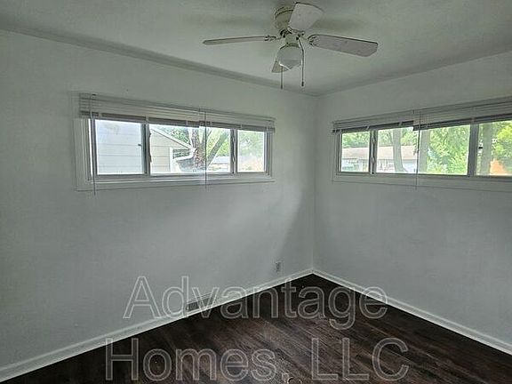 4th image of 11405 Crystal Ave