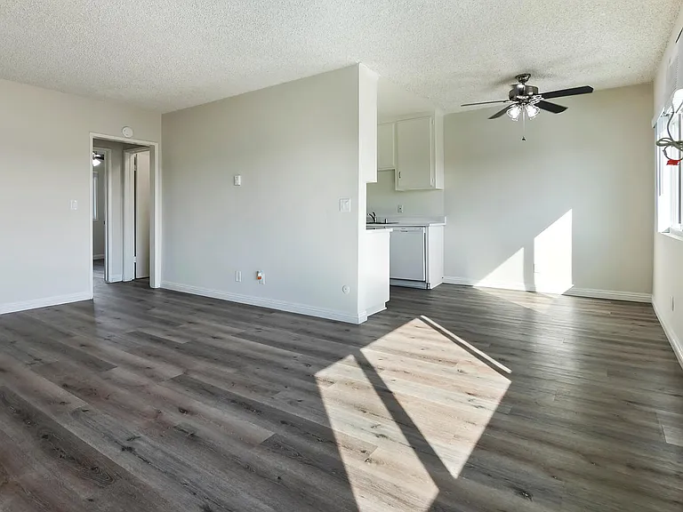 Mission Pointe Apartment Homes — Photo 14
