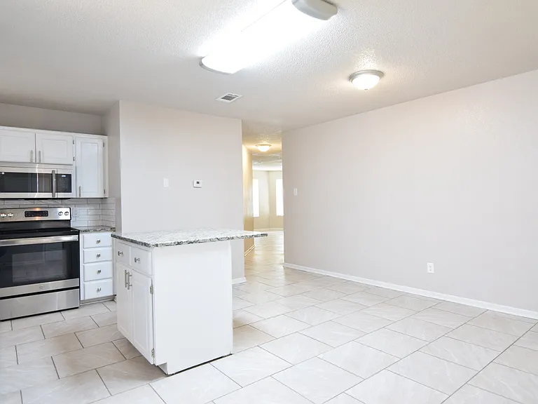 4613 Hank Dr — Photo 7