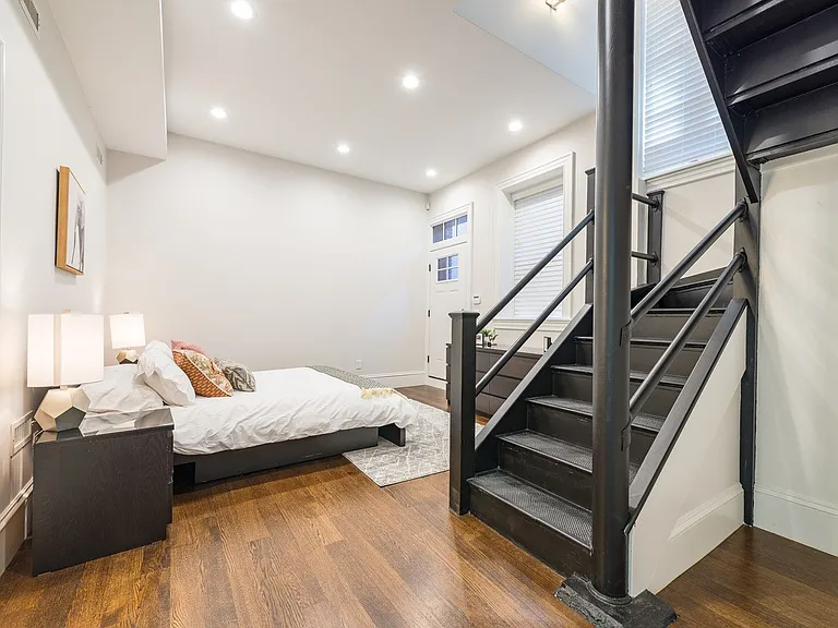 2044 Beacon St #1 — Photo 9