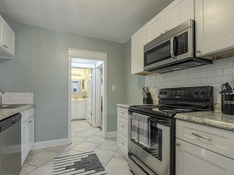 2541 Cherry St #3S — Photo 16