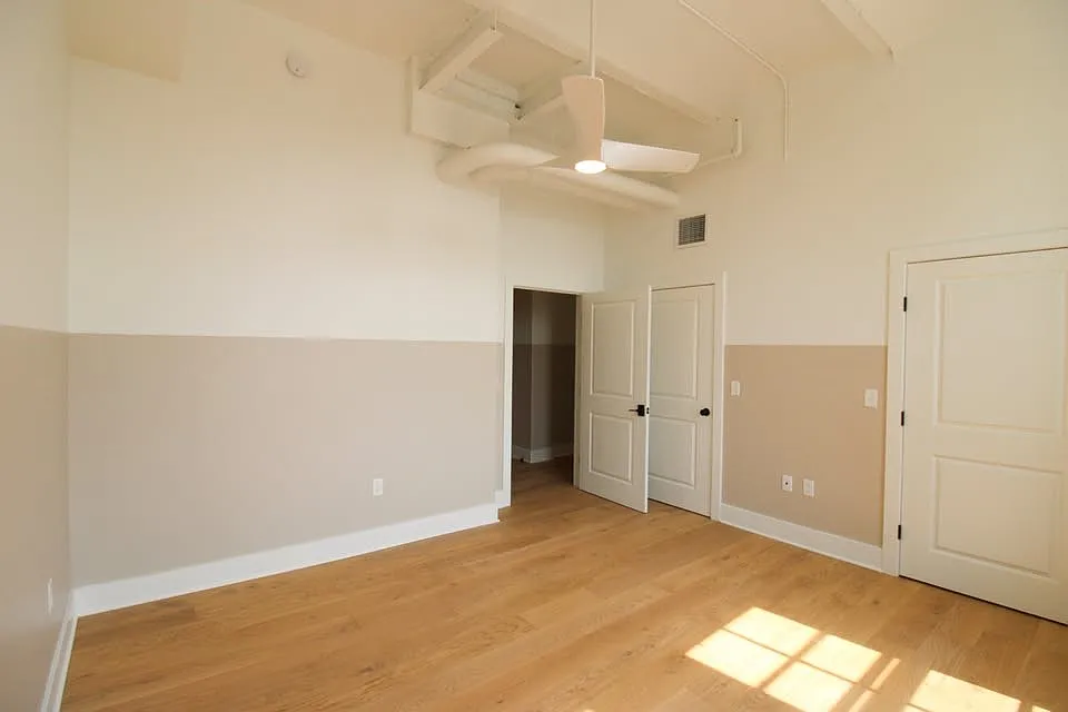 1 bed, 1.0 bath, 924 sqft, $2,090 — Photo 3