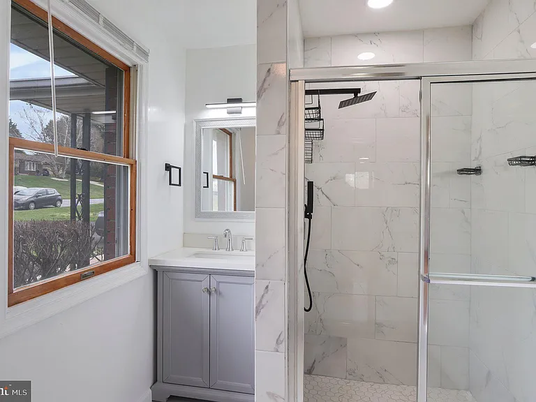 5 Orchard Pl — Photo 48