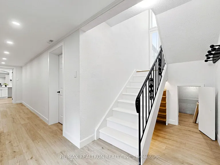 3927 Vandorf Side Rd #BASEMENT — Photo 27