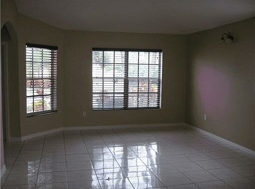 4th image of 16506 NW 24th St