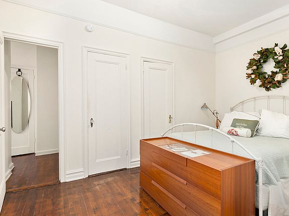 4th image of 140 W 79th St APT 3C