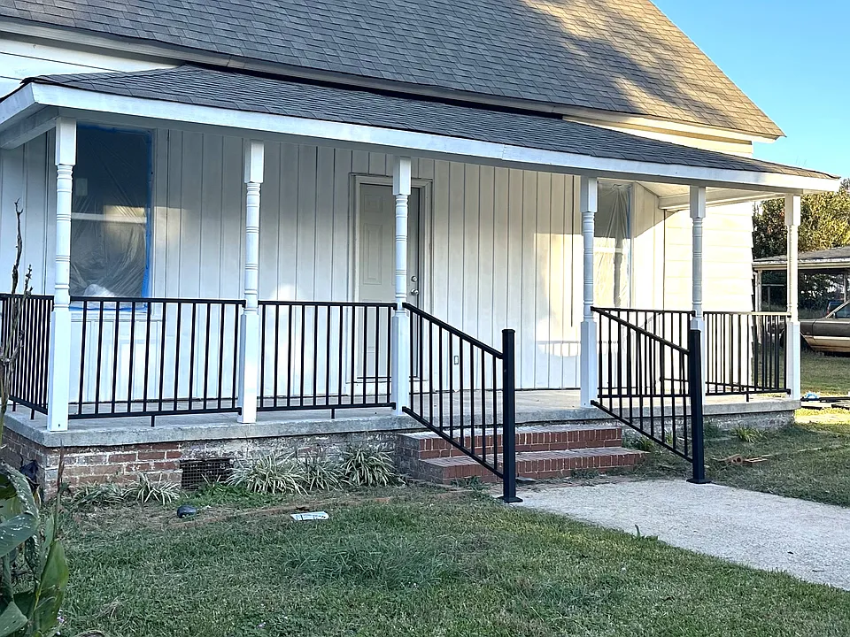 15 N Hammett St