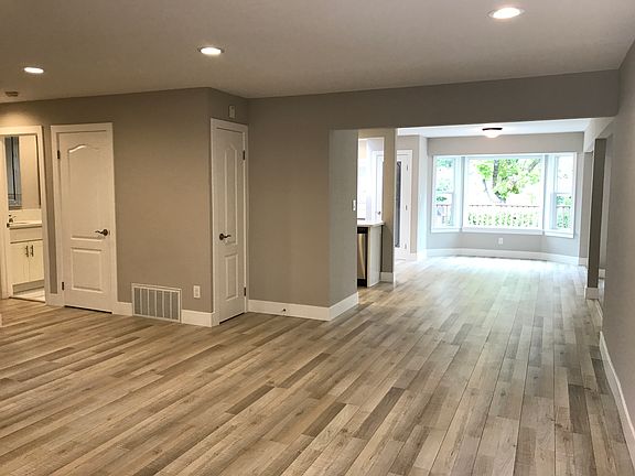 4th image of 6323 Hilltop Dr